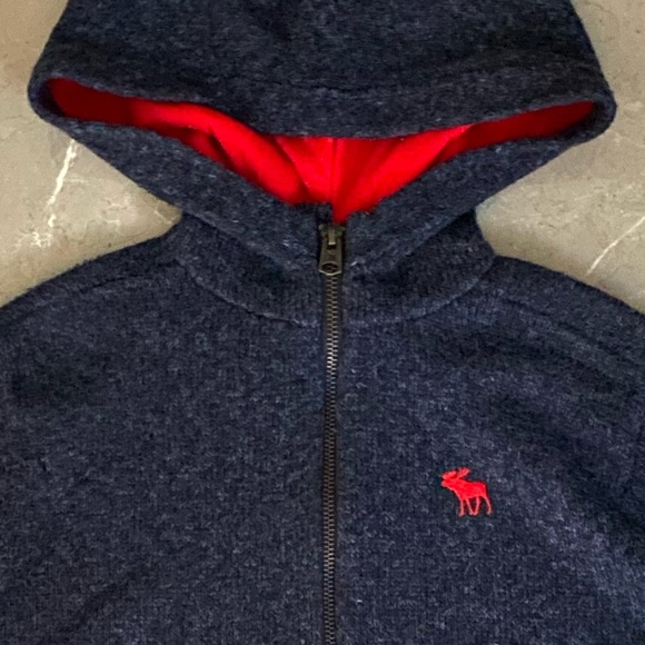 Abercrombie Kids boy’s zippered sweater hoodie - Picture 2 of 4